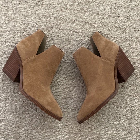 Vince Camuto Gigietta Suede Block Heel Western Cowboy Ankle Boots BrownTan s 9.5 - Picture 4 of 12
